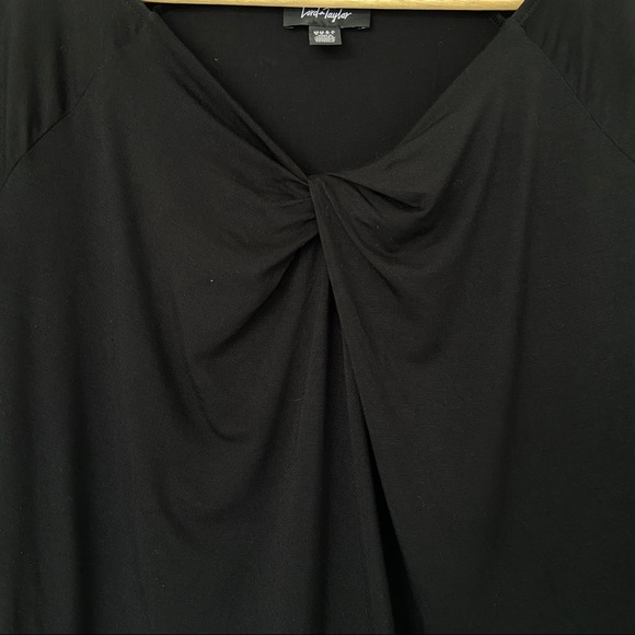 LORD & TAYLOR BLACK SHORT SLEEVE TSHIRT WITH TWIST DETAIL AT NECKLINE, MEDIUM - Picture 3 of 5